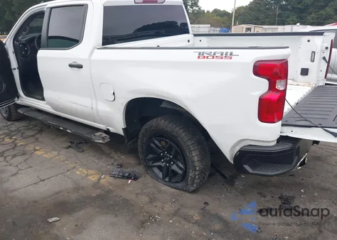 2024 Chevrolet Silverado 1500 4Wd Short Bed Custom Trail Boss z USA, uszkodzony, nr VIN 3GCUDCED5RG378262